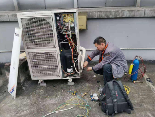 在设计师的工作中，客户都有一定的知识水平